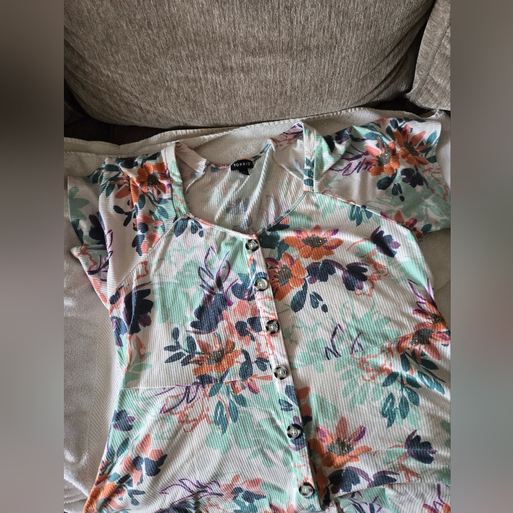 Torrid Pastel Floral Ribbed Button-Up Top